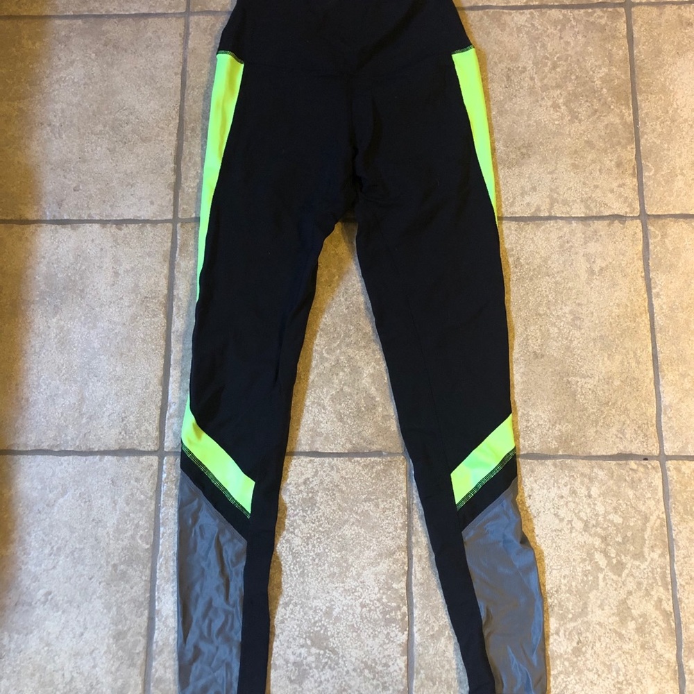 Alo yoga pants size medium